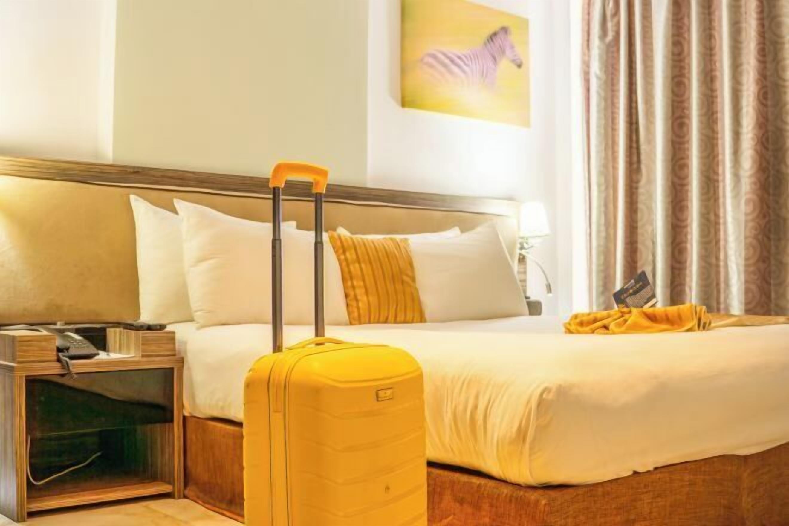 Hypo-allergenic bedding, minibar, in-room safe, desk