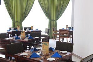 Dining - Concord Grand (Mount Lavinia)