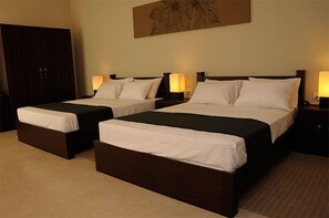 Zimmersafe, Schreibtisch, Bügeleisen/Bügelbrett, kostenloses WLAN