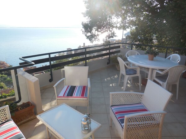 Villa, 4 Bedrooms | Terrace/patio