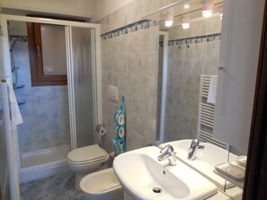 Villa, 4 habitaciones | Baño