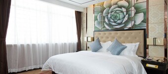 No. 8 Chain Hotel