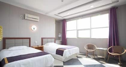 Zhaoxian Friendship Hotel