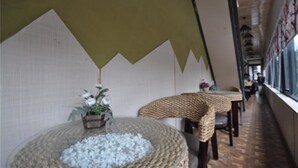 Unclassified image, 3 of 22, button - Chengdu Peach Garden Hotel (Chengdu)