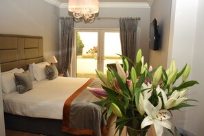 Apartment, 1 Bedroom | In-room safe, iron/ironing board, free WiFi, bed sheets - Copper Kettle B&B (Killarney)