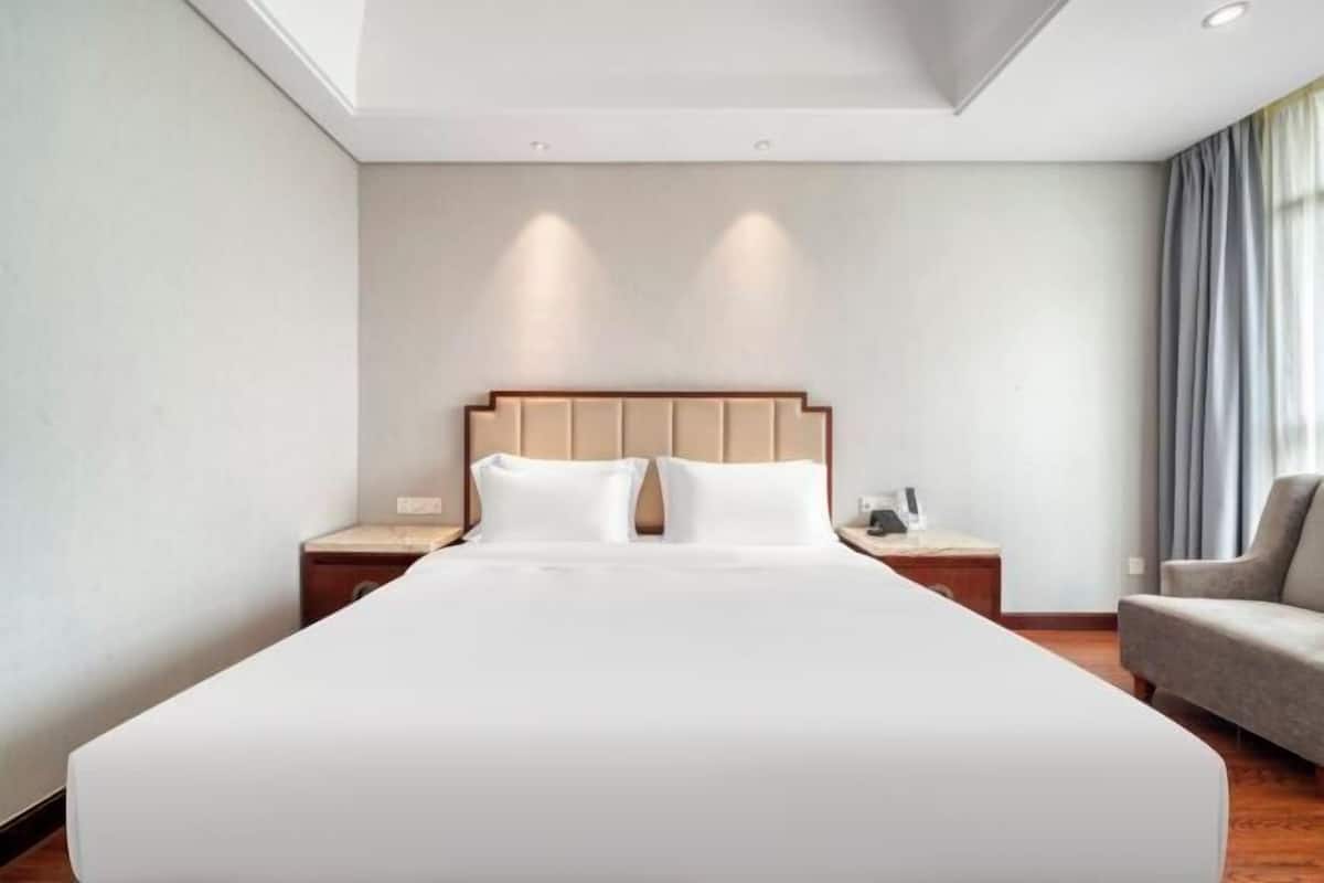 In-room safe, blackout drapes, iron/ironing board, free WiFi