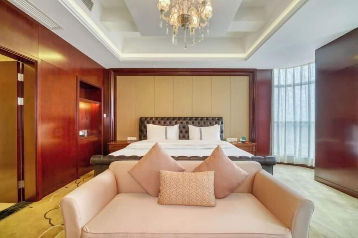 1 bedroom, in-room safe, blackout curtains, iron/ironing board