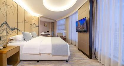 Yunnan Weiju Golden Eagle Grand Hotel (Kunming Railway Station International Convention and Exhibition Center)