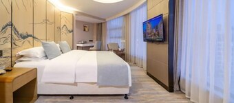 Yunnan Weiju Golden Eagle Grand Hotel (Kunming Railway Station International Convention and Exhibition Center)