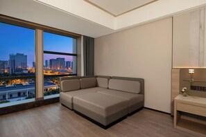 Premium-Suite (Canal View)