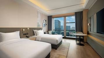 2 Twin Standard | Premium bedding, down comforters, in-room safe, desk