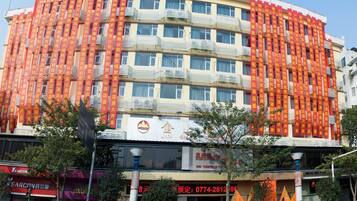 المنشأة من الخارج