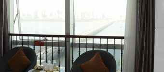 Yijing Holiday Hotel