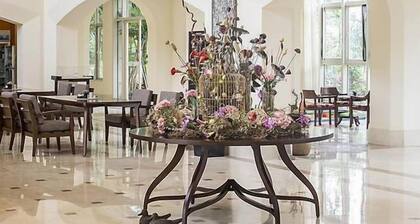 Haikou Hongheyuan Healthcare Holiday Hotel