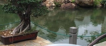Haikou Hongheyuan Healthcare Holiday Hotel