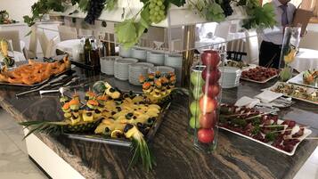 Colazione a buffet inclusa, servita tutte le mattine