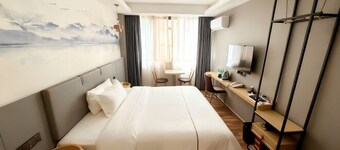 Tai Hua Fashion Hotel(Shenzhen Huaqiang North Yannan subway station store)