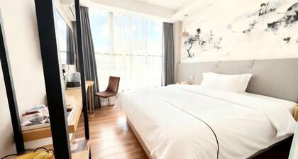 Tai Hua Fashion Hotel(Shenzhen Huaqiang North Yannan subway station store)