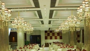 Unclassified image, 2 of 57, button - Spring Four Seasons Hotel (Qionghai)