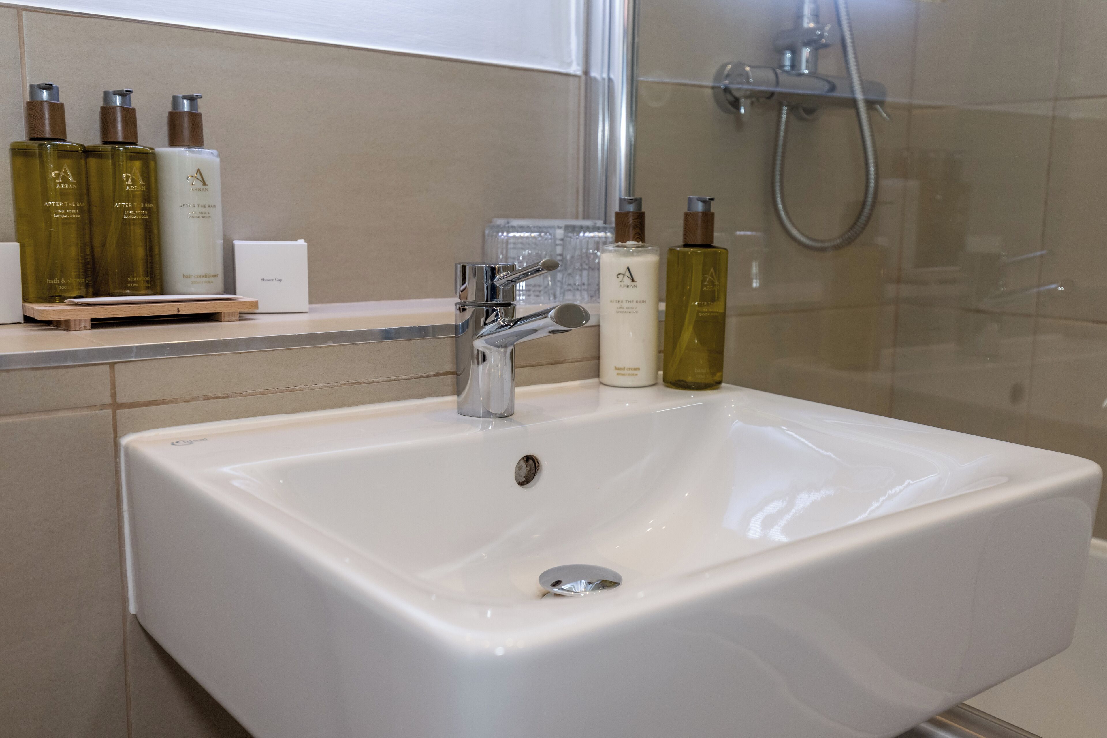 rainfall showerhead, free toiletries, hair dryer, slippers