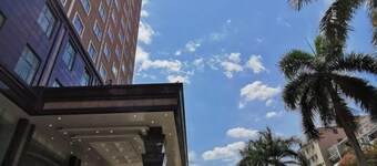 Longzhu Hotel