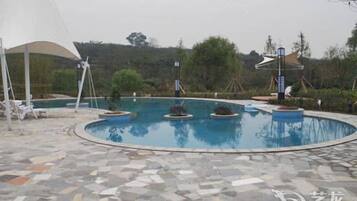 ุญู
ุงู
ุณุจุงุญุฉ