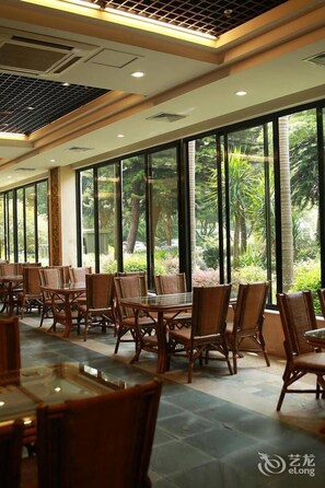 Restaurant - Freely Hover Long Shan Hotel (Yunfu)