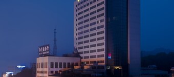 Tonglu Jinxin Hotel
