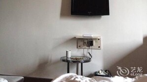 Unclassified image, 4 of 27, button