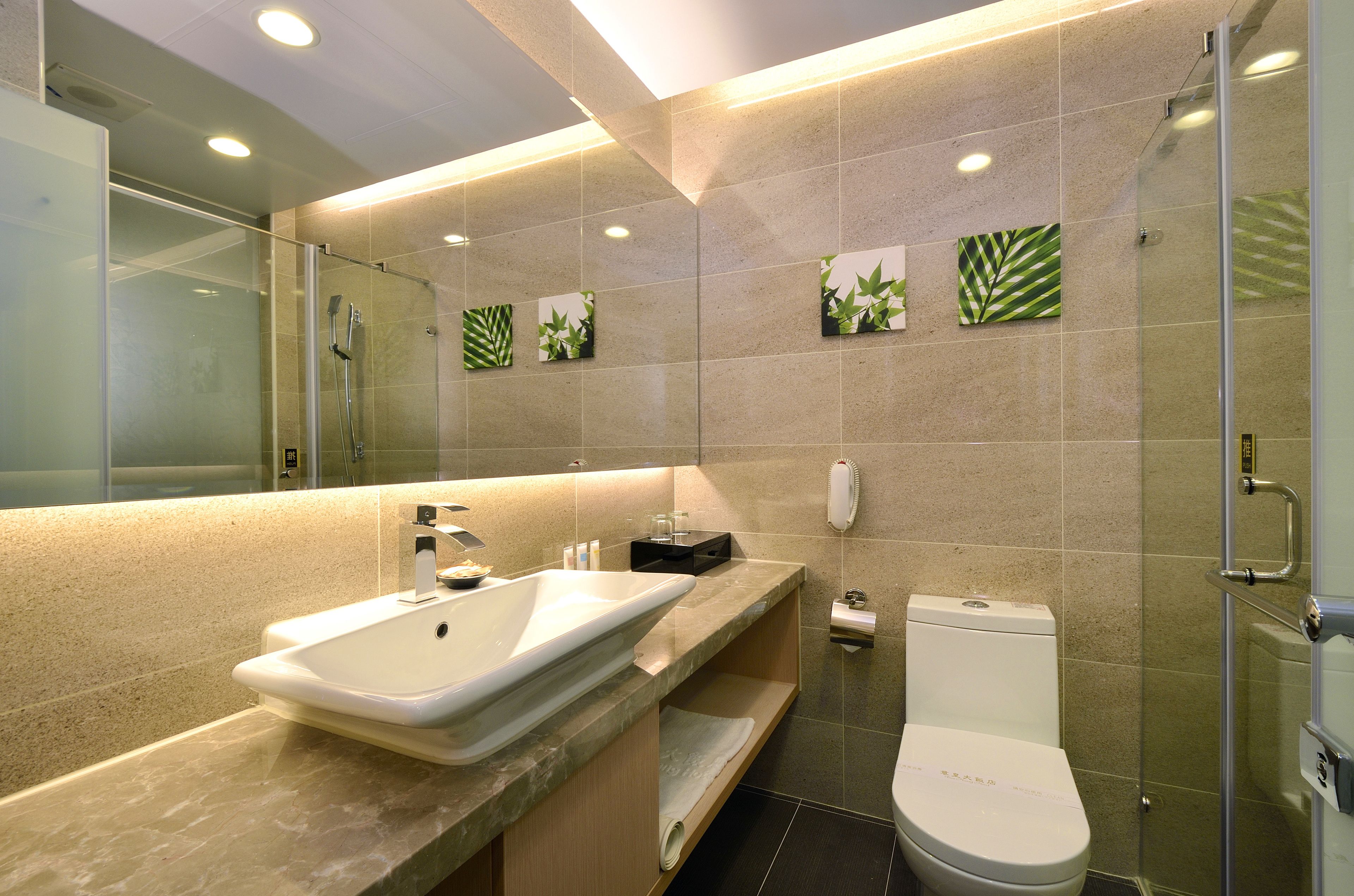 shower, rainfall showerhead, free toiletries, hair dryer