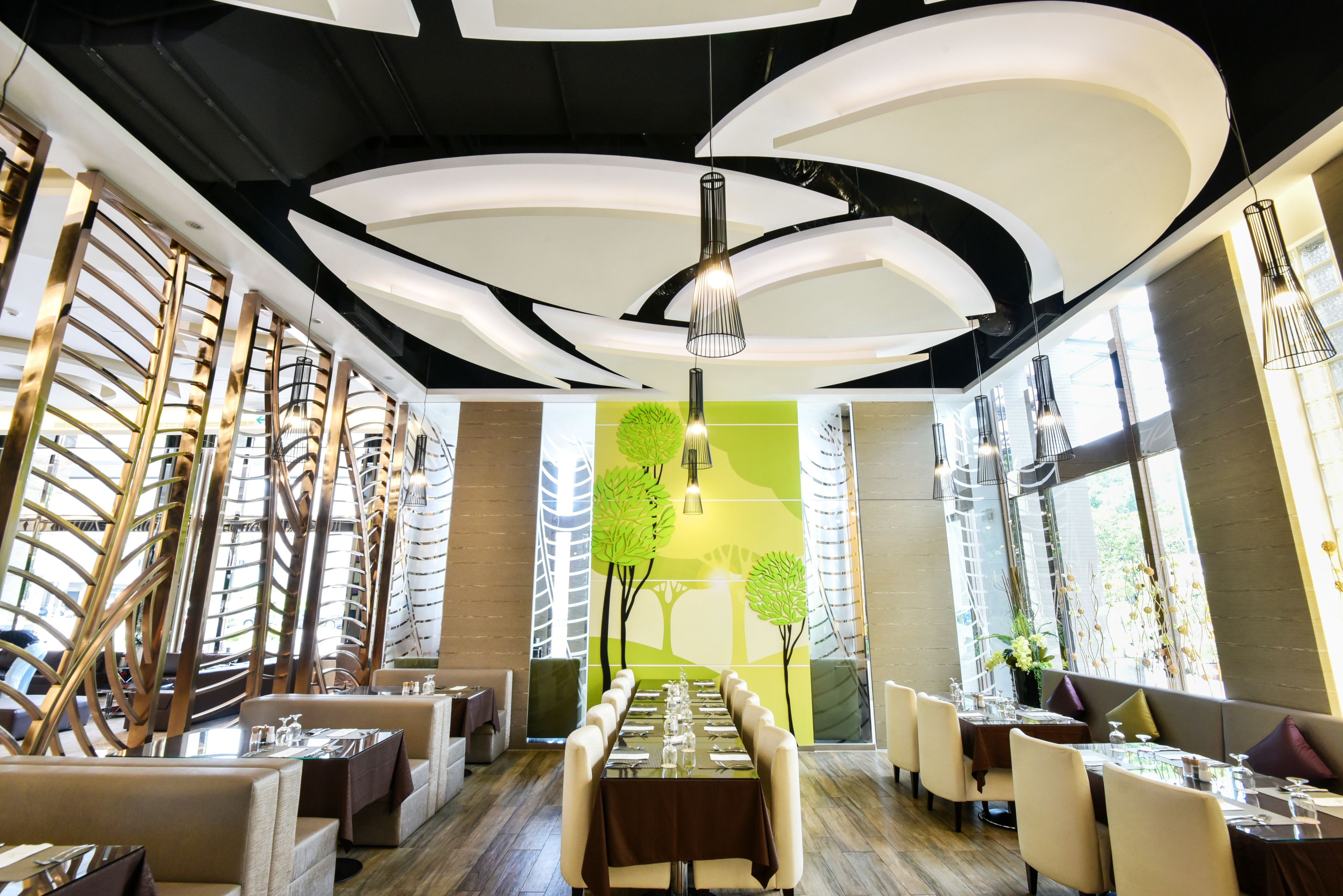 2 restaurants, breakfast, lunch, dinner served; Chinese cuisine