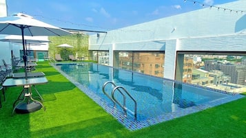 Seasonal outdoor pool
