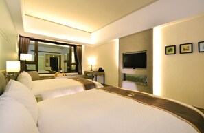 Habitación familiar, 2 camas dobles | Vistas desde la habitación