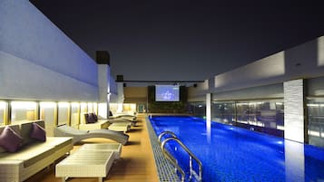 Seasonal outdoor pool