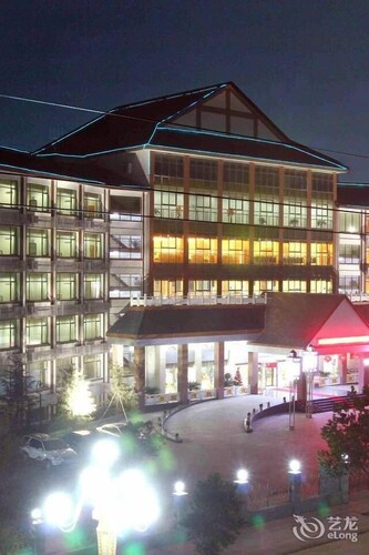 Sanhu Lake Holiday Hotel Xianning