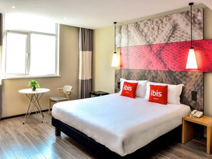 Desk, blackout curtains, soundproofing, free WiFi - ibis Shanghai New Hongqiao (Shanghai)