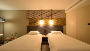 Twin Room | Desk, blackout drapes, soundproofing, free WiFi