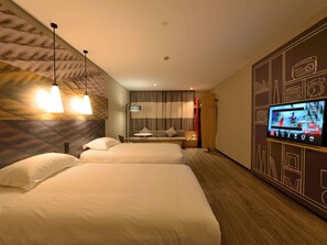Zweibettzimmer | Schreibtisch, Verdunkelungsvorhänge, schallisolierte Zimmer