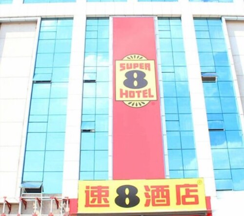 Super 8 Hotel
