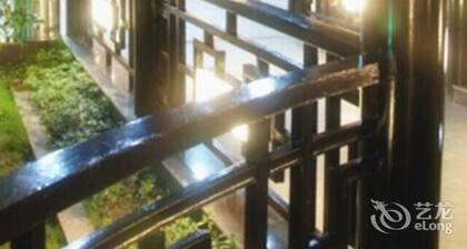 Wuhan Sunshine 128 Hotel