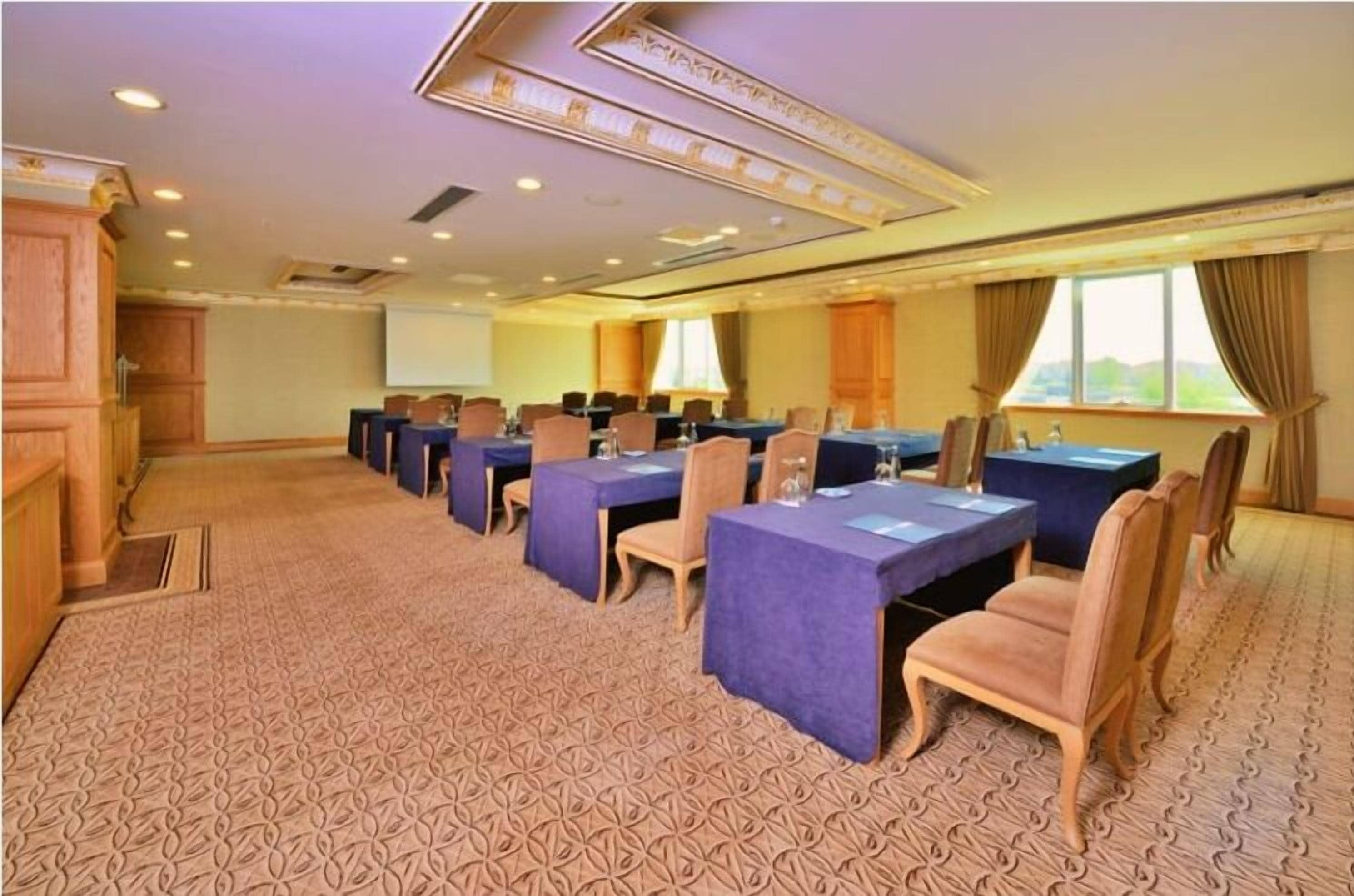 Meeting facility