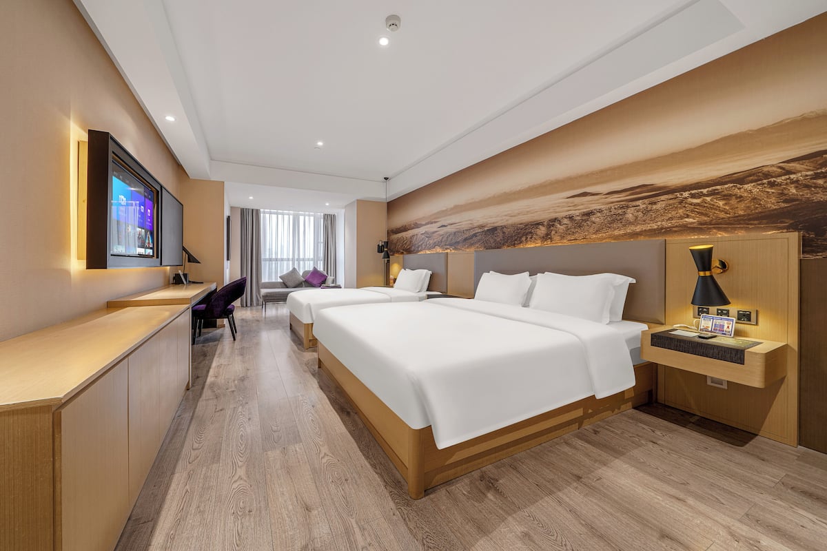 Family Room, Multiple Beds (Classic)