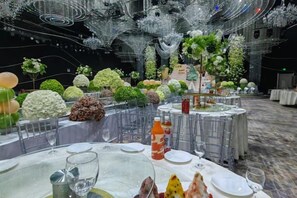 Unclassified image, 2 of 41, button - Run Zeng Hotel (Dandong)