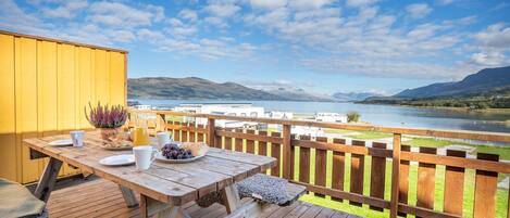 Holzhütte, Mehrere Betten, Meerblick | Terrasse/Patio