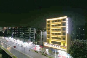 Exterior - Xianglong Boutique Hotel (Guangzhou North Railway Station Huacheng Road Subway Station) (Guangzhou)