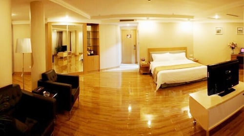 Zhanjiang Jinrun Holiday Inn