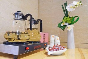 Coffee and/or coffee maker - Guijing Business Hotel (Beijing)