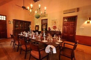 Breakfast, lunch, dinner and brunch served - Cocoon Resort & Villas (Induruwa)