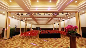 Unclassified image, 5 of 15, button - Jing Tian Ming Tian Hotel (Beijing)