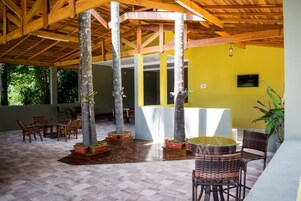 Bar (en la propiedad)